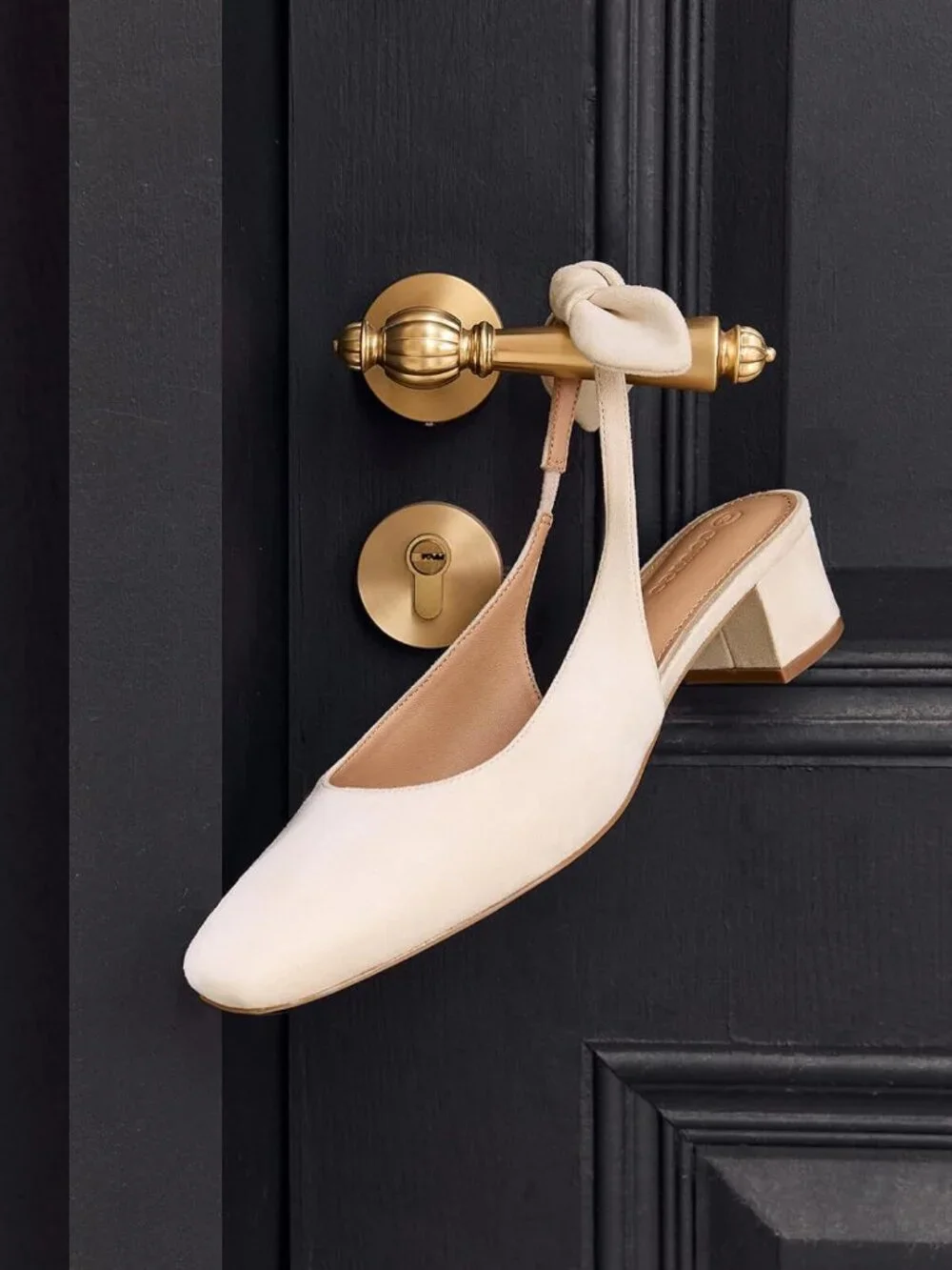 Women's Nude Faux Suede Chunky Low Heels Bow Slingback Closed Square Toe Pumps